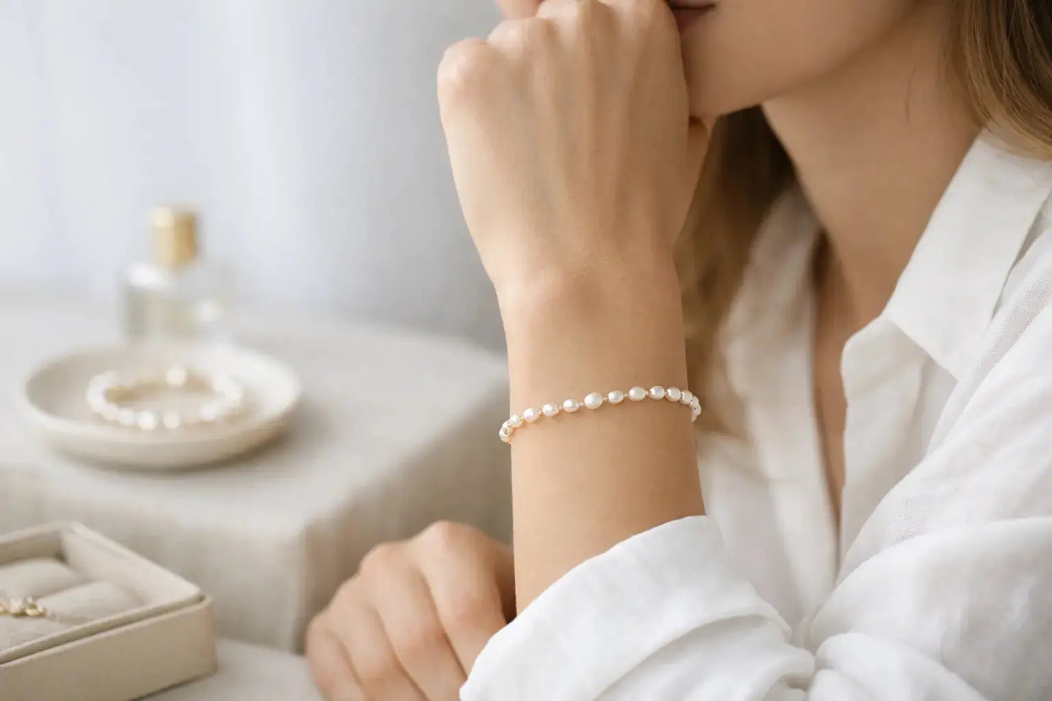Minimalist Pearl Bracelet Styling That Feels Personal