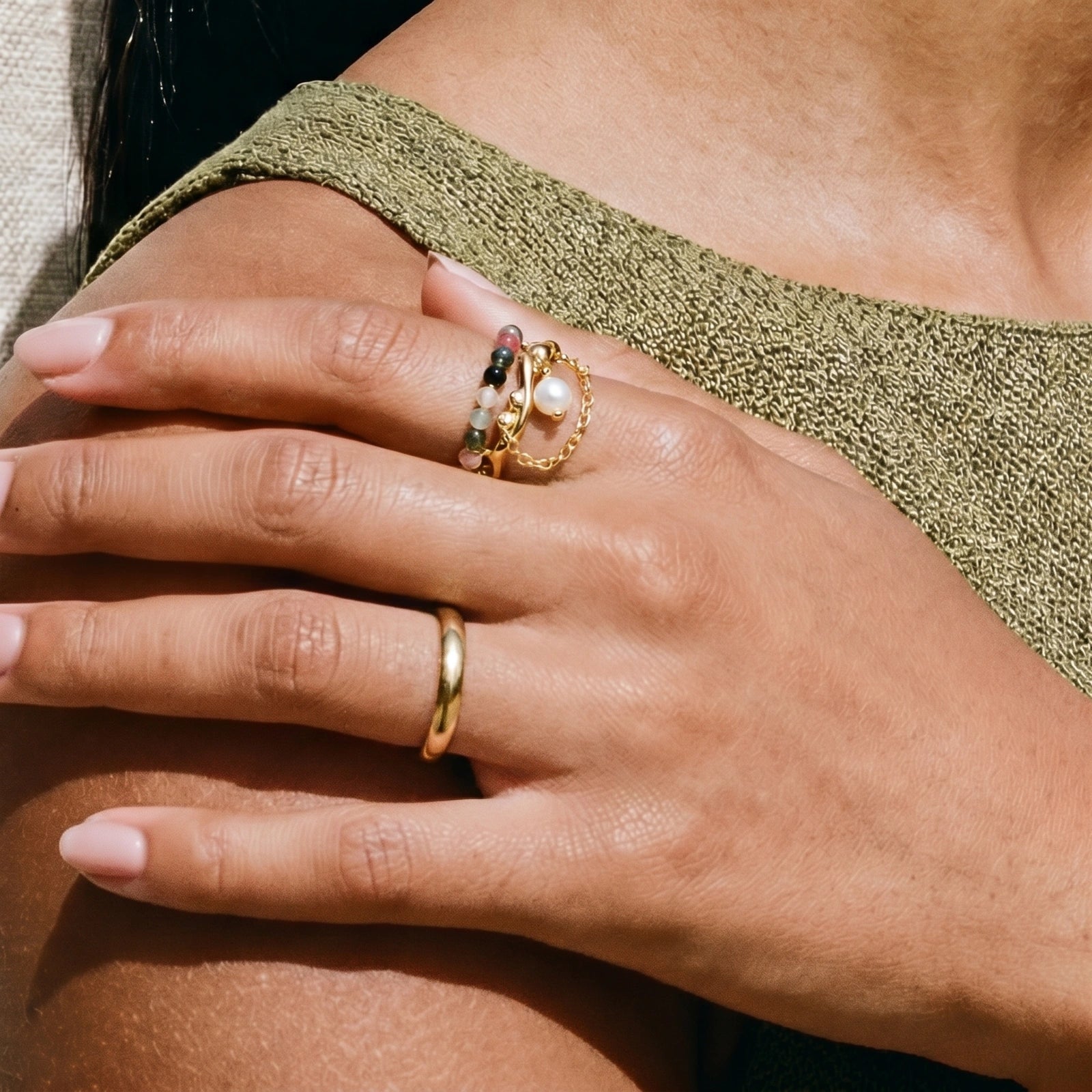Aurora Chain Ring by AlbaLuxe