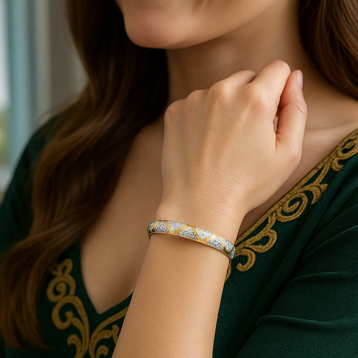 10k Two-Tone Gold Textured Zigzag Style Bangle (6.00 mm) Alba Luxe