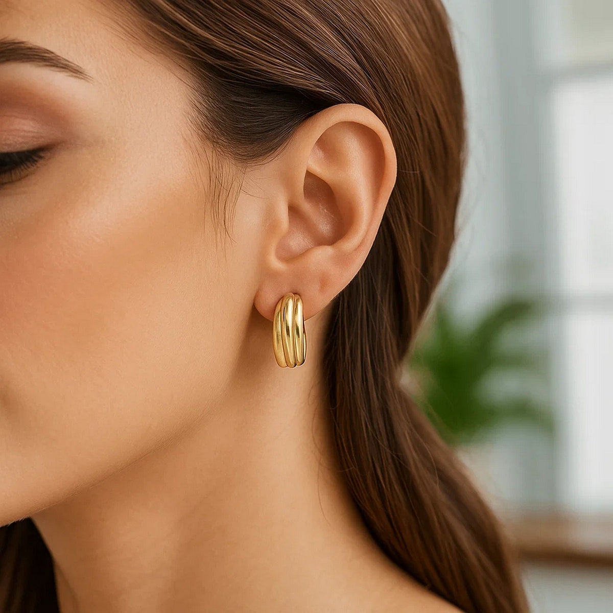 14K Yellow Gold Ribbed Hoop Earrings Alba Luxe